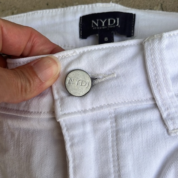 EUC NYDJ white denim Marilyn Straight capris - Picture 2 of 15